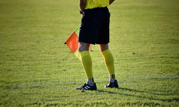 Arbitrage (football)