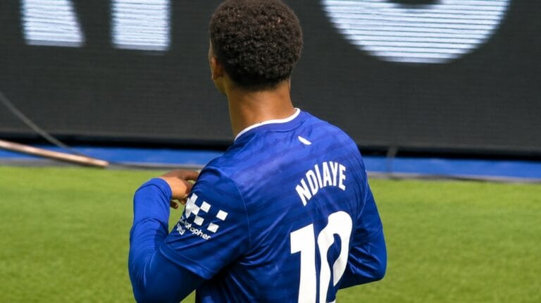 Mercato – Everton : Iliman Ndiaye rend fou les cadors de Premier League