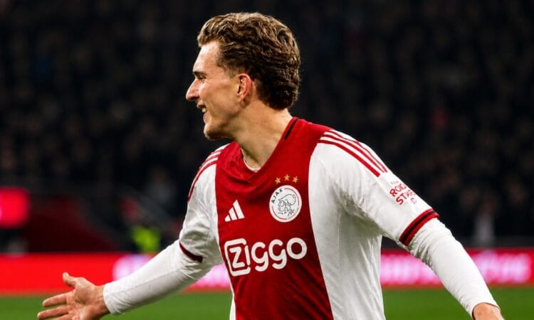 Mika Godts (Ajax Amsterdam)